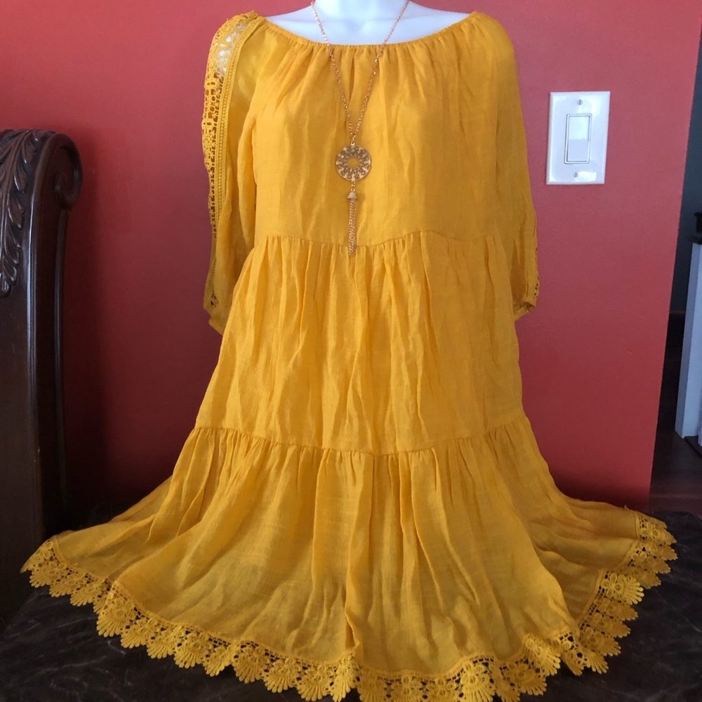 Quarter long sleeves dress
